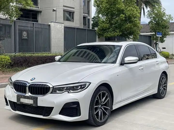 BMW 3 Series 2022, арт. CN-2893463 — фото 1