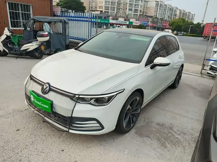 Volkswagen Golf 2023, арт. CN-2894441 — фото 1