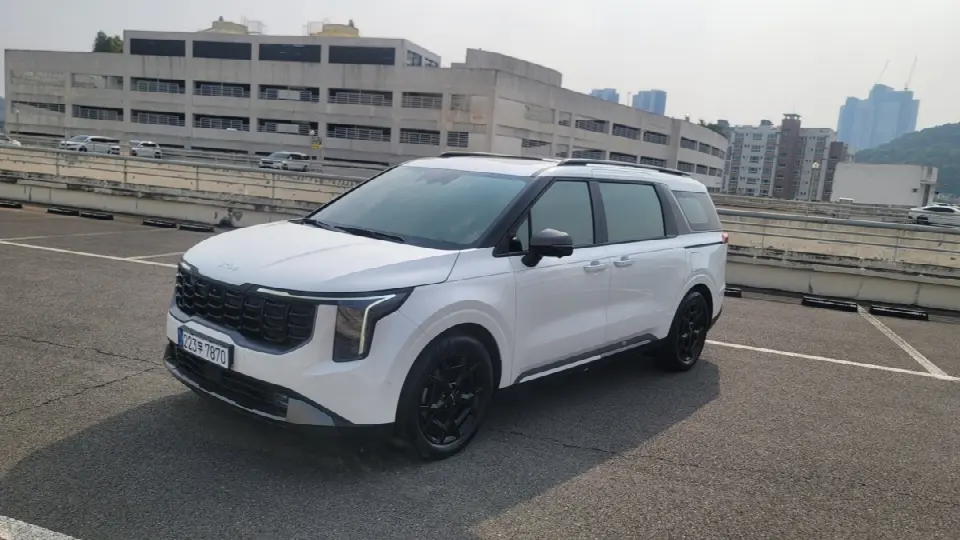 Kia Carnival 2023, арт. KR-2897563 — фото 1