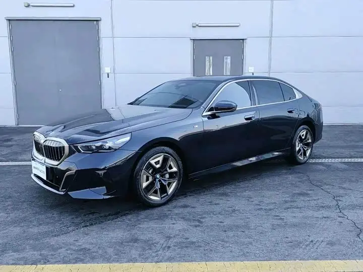 BMW 5 Series 2024, арт. CN-2922035 — фото 1