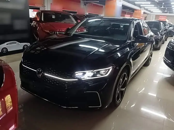 Volkswagen Passat 2023, арт. CN-2940874 — фото 1