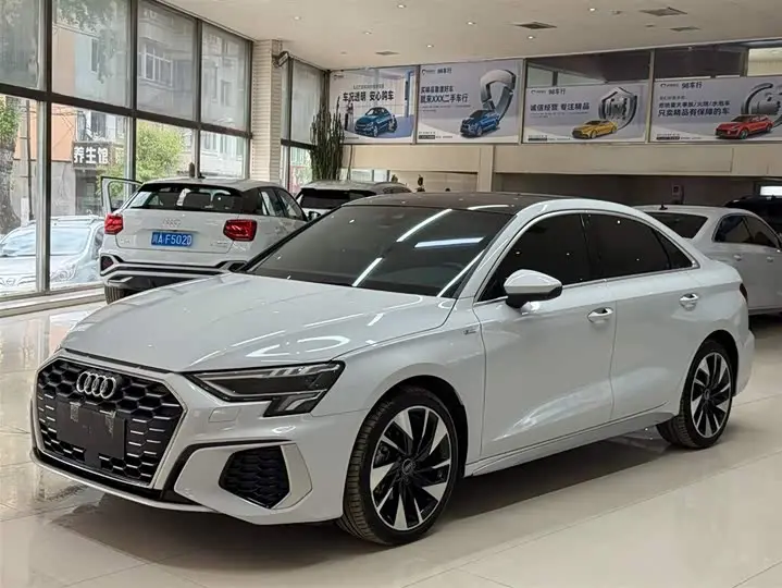 Audi A3 2023, арт. CN-2942220 — фото 1