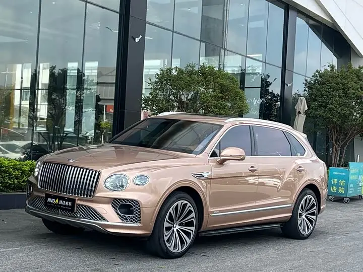 Bentley Bentayga 2023, арт. CN-2947362 — фото 1