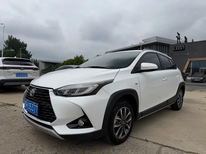 Toyota Yaris L Hatchback 2022, арт. CN-2954303 — фото 1