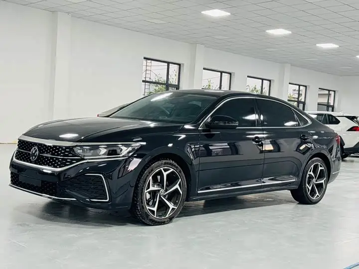 Volkswagen Passat 2024, арт. CN-2965624 — фото 1