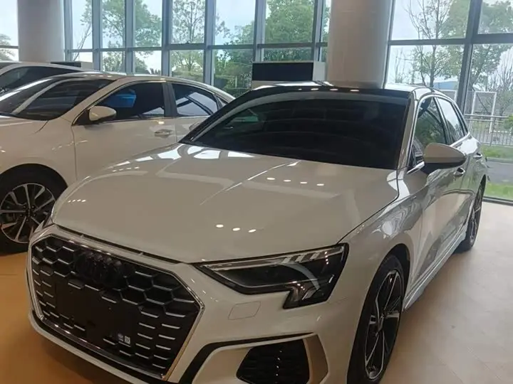Audi A3 2023, арт. CN-2979538 — фото 1
