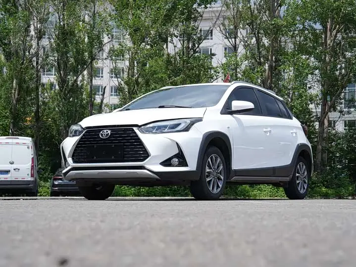 Toyota Yaris L Hatchback 2022, арт. CN-3002582 — фото 1