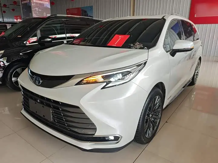 Toyota Sienna 2023, арт. CN-3037973 — фото 1