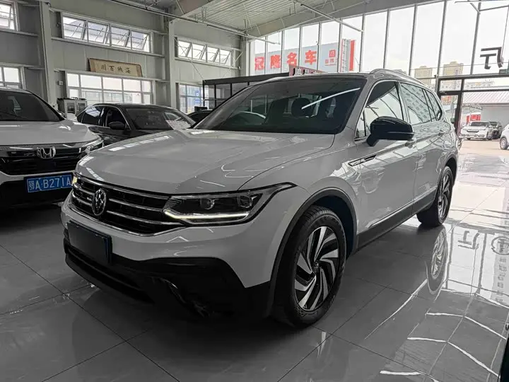 Volkswagen Tiguan L Pro 2023, арт. CN-3039733 — фото 1