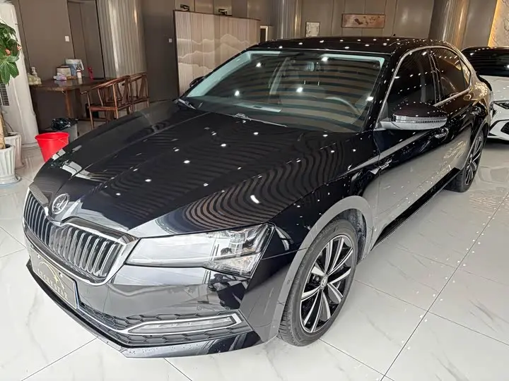 Skoda Superb 2025, арт. CN-3040714 — фото 1
