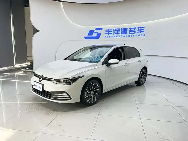 Volkswagen Golf 2021, арт. CN-3048445 — фото 1