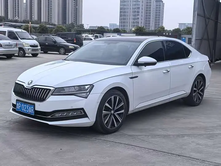 Skoda Superb 2023, арт. CN-3056635 — фото 1