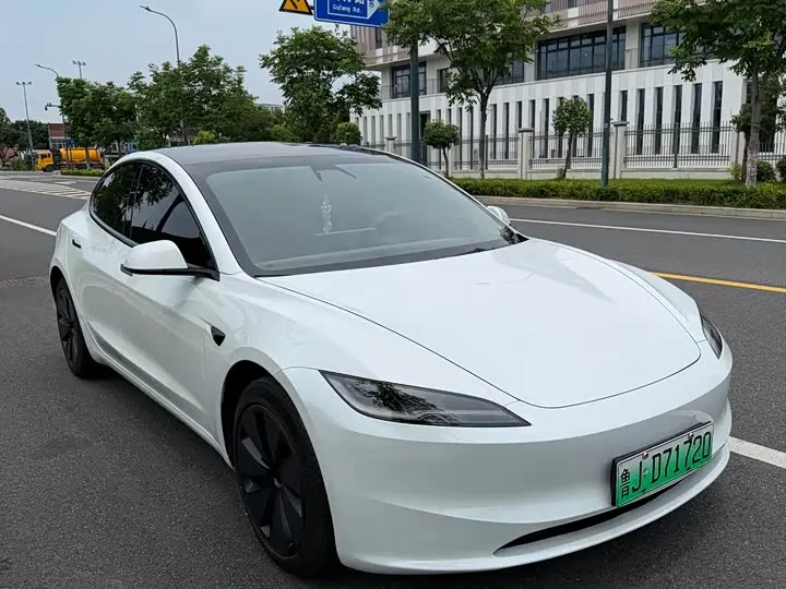 Tesla Model 3 2023, арт. CN-3059102 — фото 1