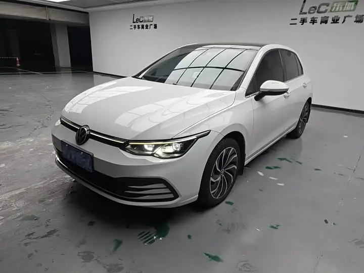 Volkswagen Golf 2023, арт. CN-3066099 — фото 1
