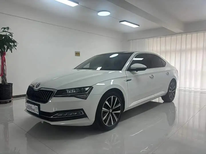 Skoda Superb 2023, арт. CN-3078553 — фото 1