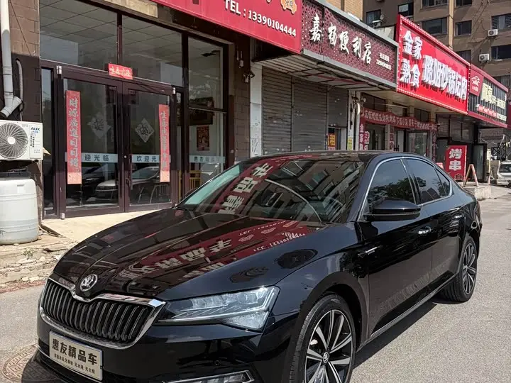Skoda Superb 2023, арт. CN-3093349 — фото 1