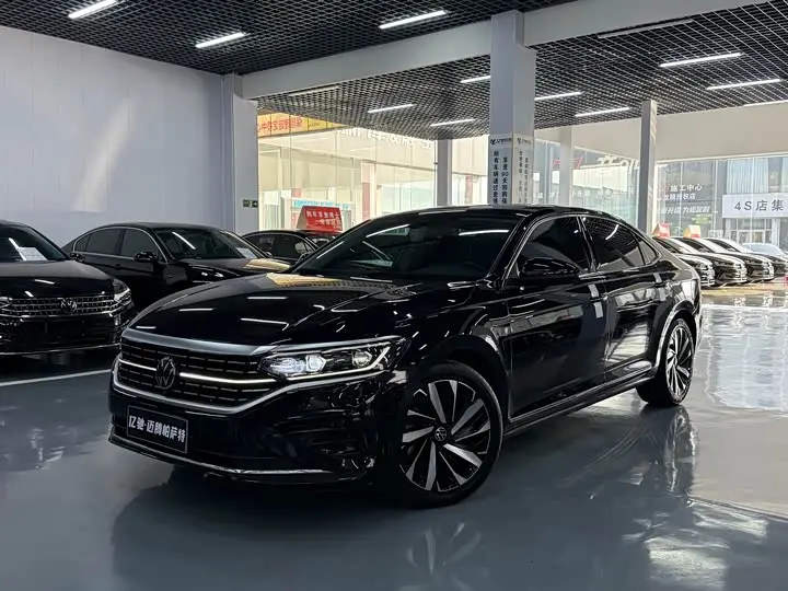 Volkswagen Passat 2023, арт. CN-3103906 — фото 1