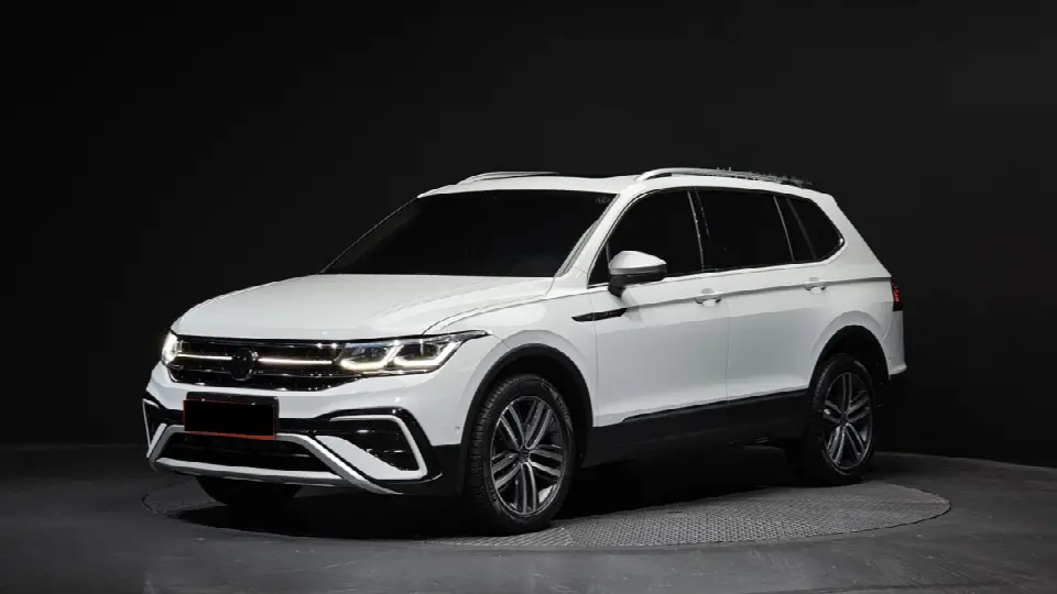 Volkswagen Tiguan 2018, арт. KR-3115897 — фото 1