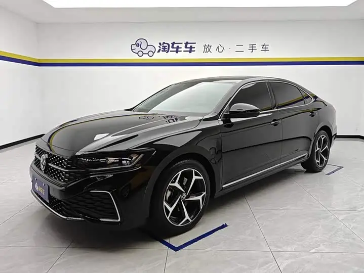 Volkswagen Passat 2023, арт. CN-3117053 — фото 1