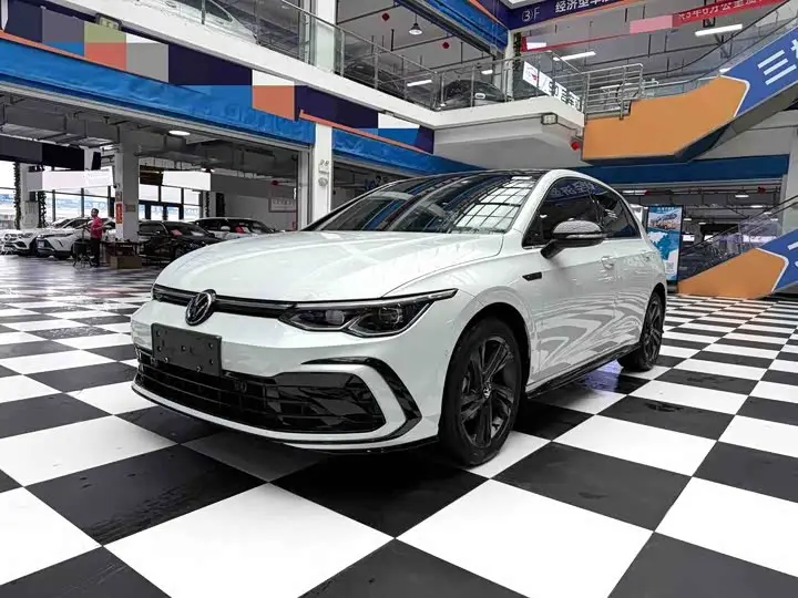 Volkswagen Golf 2023, арт. CN-3146323 — фото 1