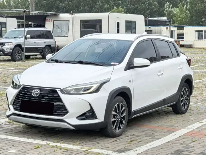 Toyota Yaris L Hatchback 2022, арт. CN-3177135 — фото 1