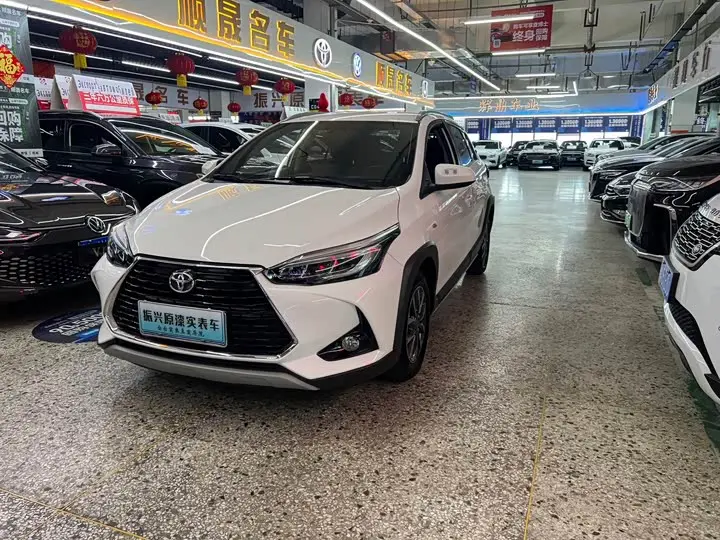 Toyota Yaris L Hatchback 2022, арт. CN-3182974 — фото 1