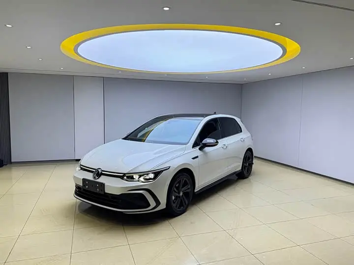 Volkswagen Golf 2023, арт. CN-3186708 — фото 1