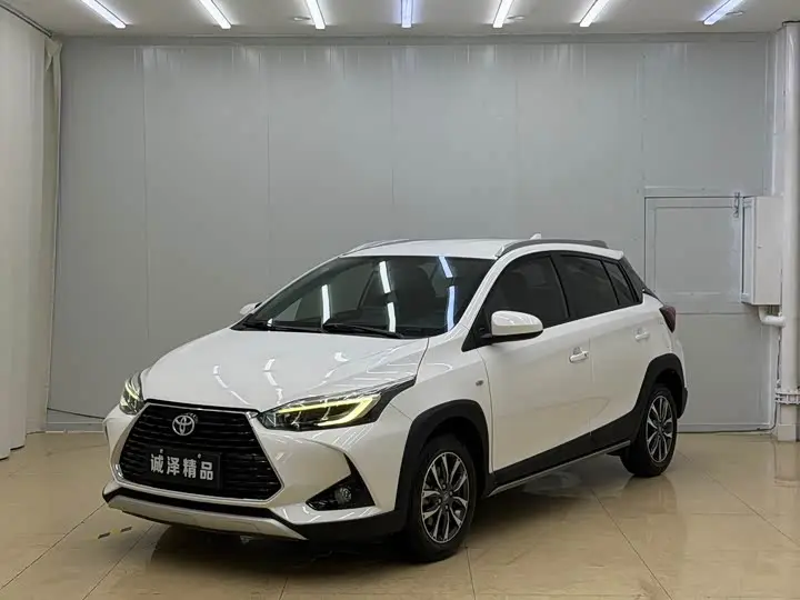 Toyota Yaris L Hatchback 2022, арт. CN-3197166 — фото 1