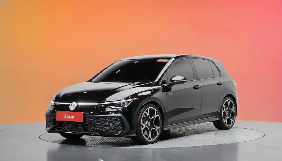 Volkswagen Golf 2022, арт. KR-3199738 — фото 1