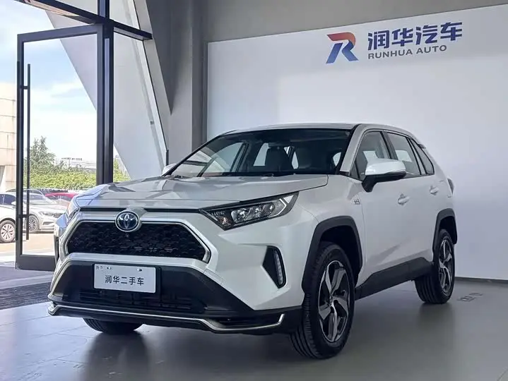 Toyota RAV4 Hybrid 2022, фото из объявления