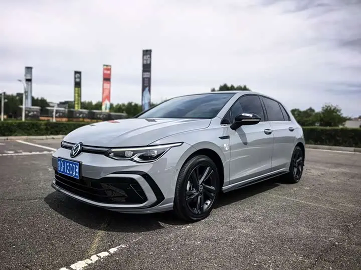Volkswagen Golf 2023, арт. CN-3203365 — фото 1