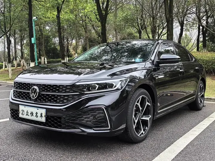 Volkswagen Passat 2023, арт. CN-3206748 — фото 1