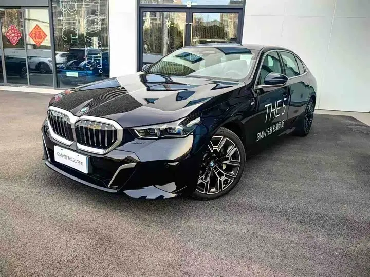 BMW 5 Series 2025, арт. CN-3207409 — фото 1