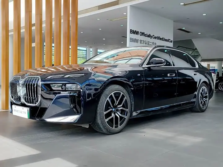 BMW i7 2023, арт. CN-3210455 — фото 1