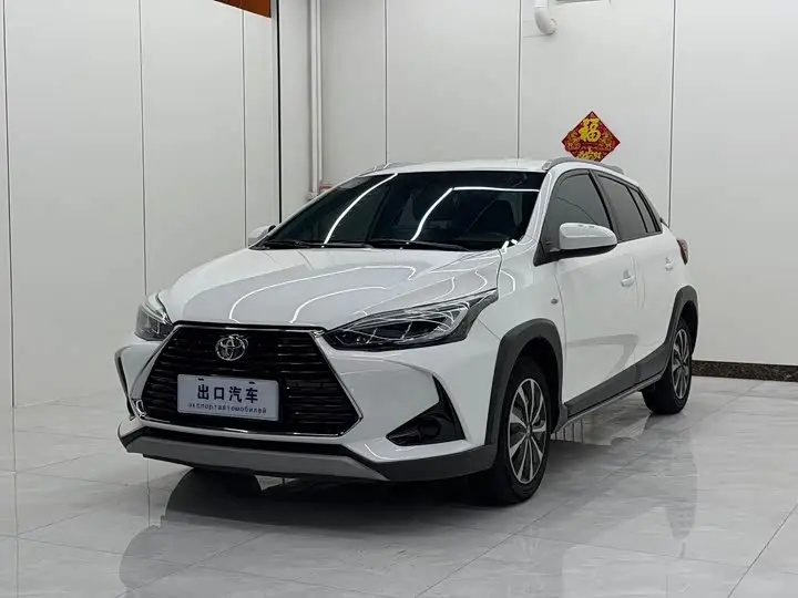 Toyota Yaris L Hatchback 2022, арт. CN-3211015 — фото 1