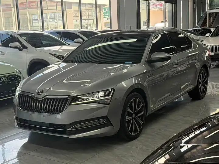 Skoda Superb 2023, арт. CN-3214314 — фото 1