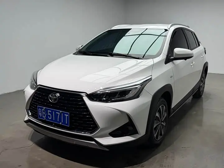 Toyota Yaris L Hatchback 2022, арт. CN-3215341 — фото 1
