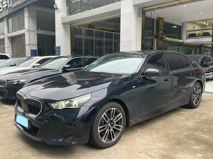 BMW 5 Series 2025, арт. CN-3217009 — фото 1
