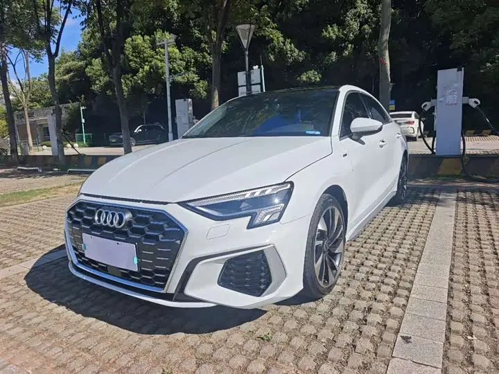 Audi A3 2023, арт. CN-3221559 — фото 1