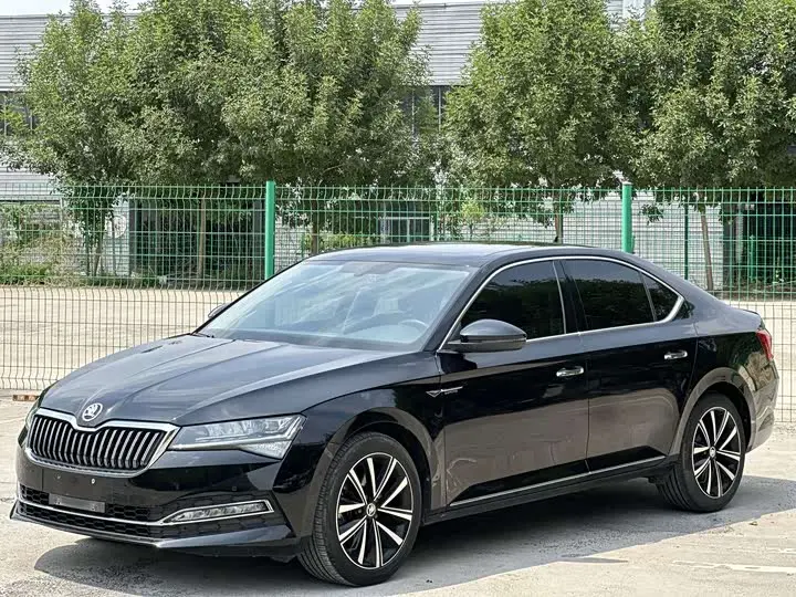 Skoda Superb 2023, арт. CN-3227700 — фото 1