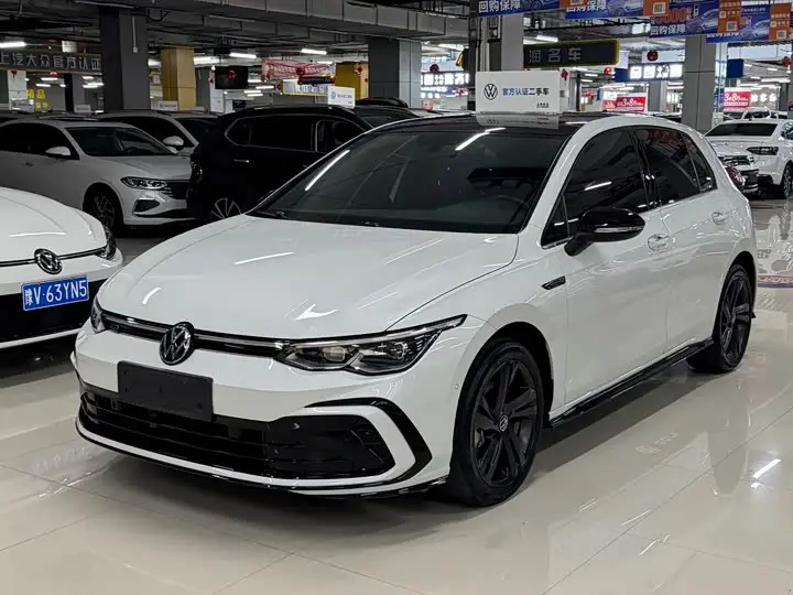 Volkswagen Golf 2023, арт. CN-3237911 — фото 1