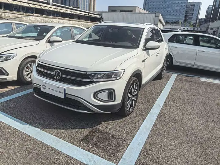 Volkswagen T-Roc 2024, арт. CN-3241375 — фото 1