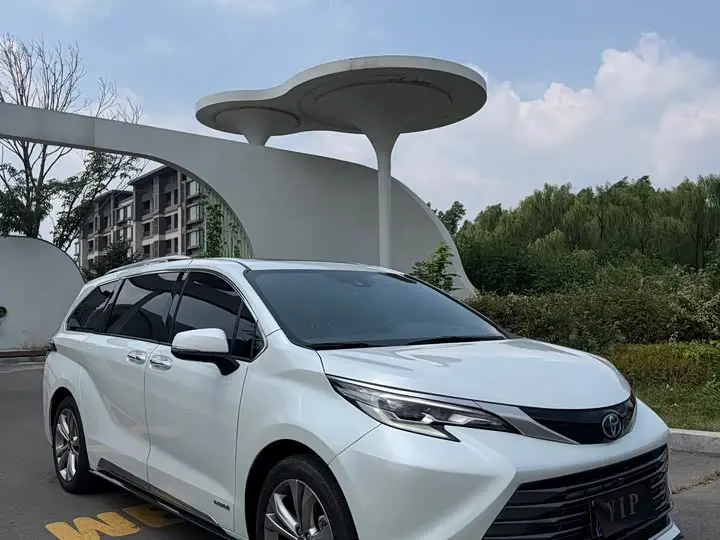 Toyota Sienna 2023, арт. CN-3241511 — фото 1