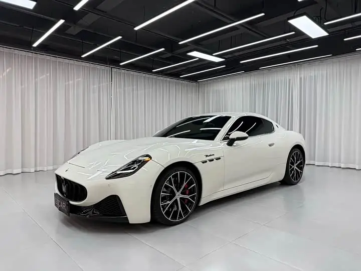 Maserati GranTurismo 2023, фото из объявления