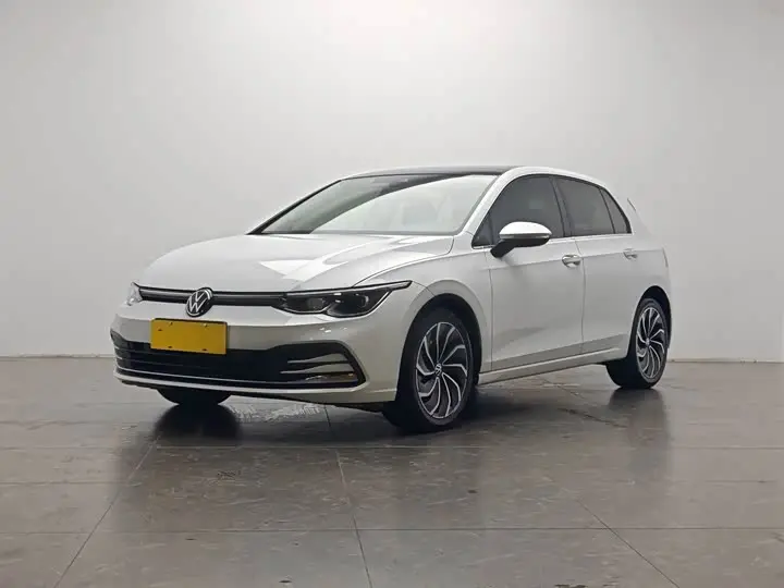 Volkswagen Golf 2023, арт. CN-3267573 — фото 1