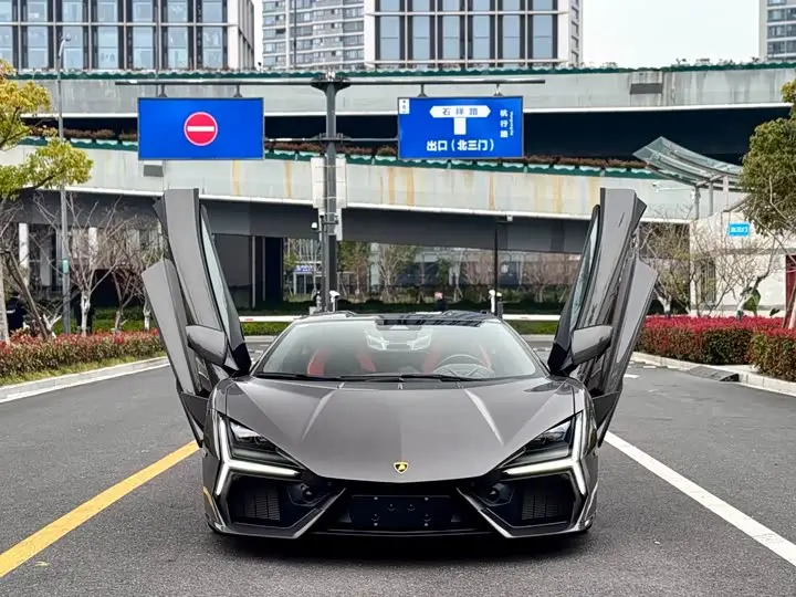 Lamborghini Revuelto 2023, арт. CN-3271671 — фото 1