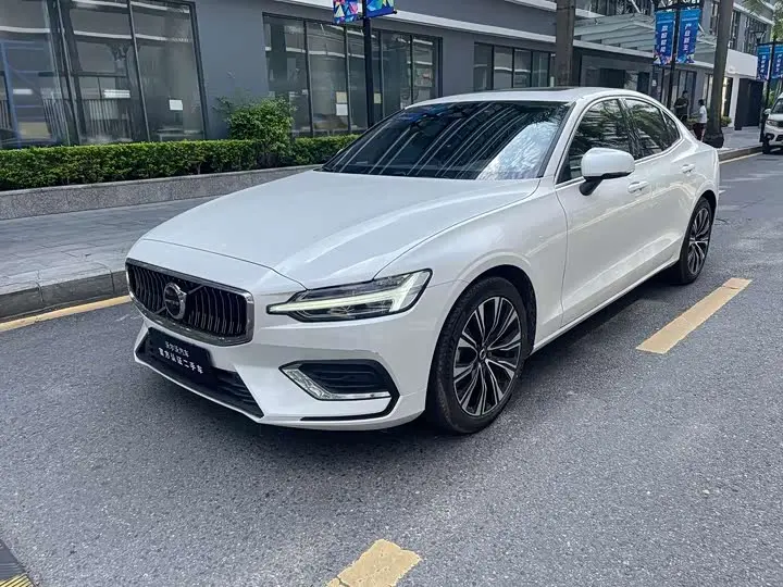Volvo S60 2024, арт. CN-3275462 — фото 1