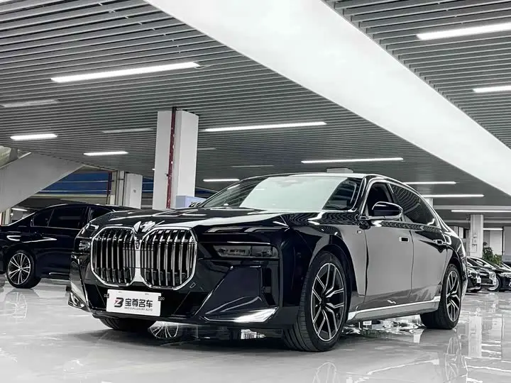 BMW 7 Series 2023, арт. CN-3276142 — фото 1