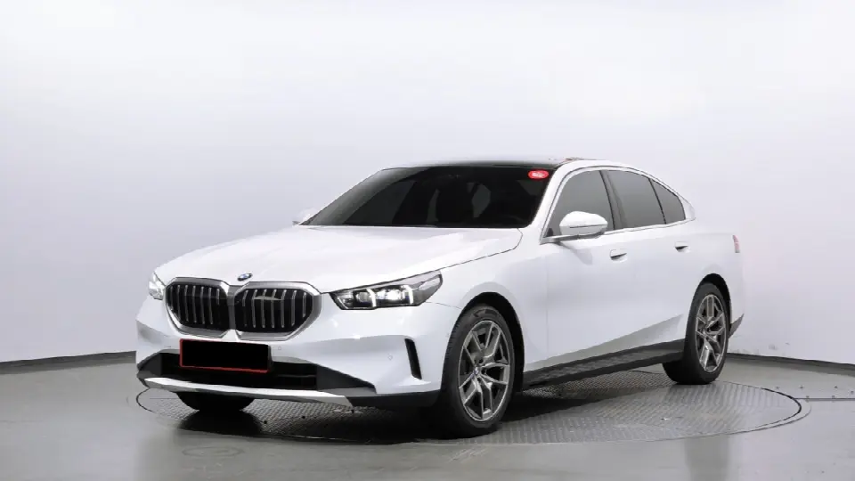 BMW 5 Series 2023, арт. KR-3280911 — фото 1
