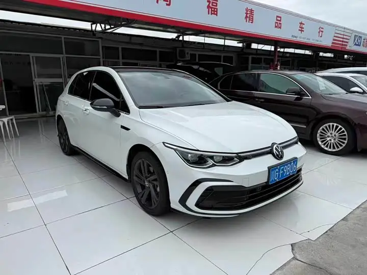 Volkswagen Golf 2023, арт. CN-3285571 — фото 1